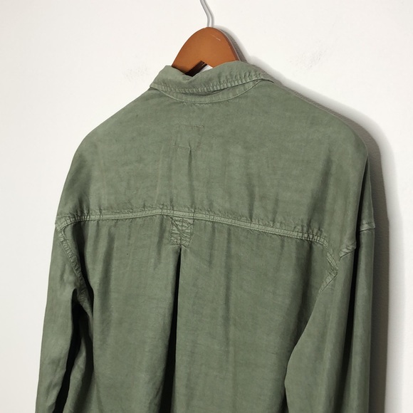 American Eagle Soft Lightweight Button Down Green - Picture 5 of 9